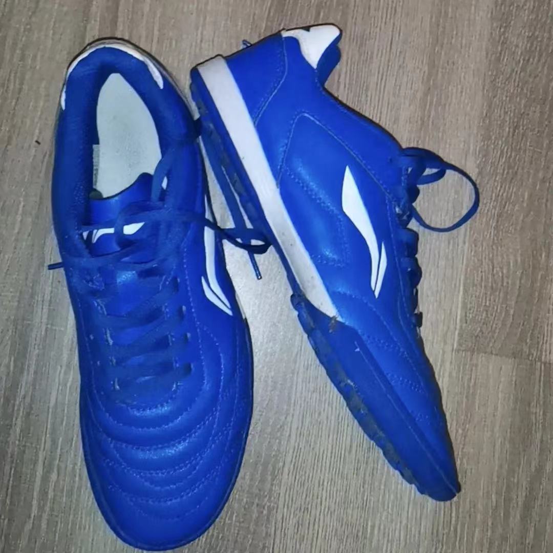 脚感巨棒的实战足球鞋