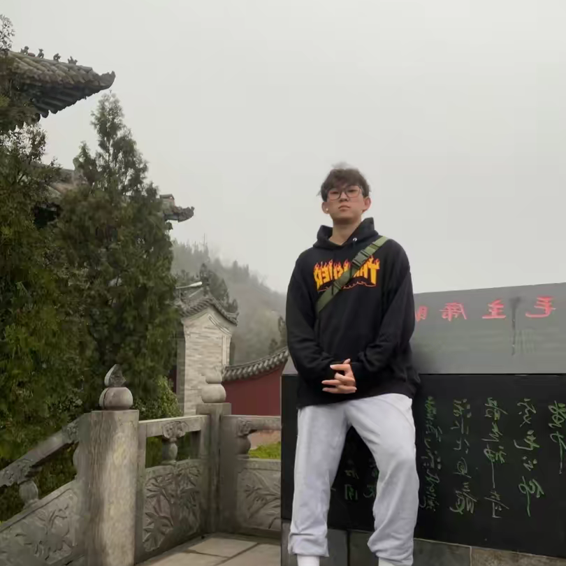 这件火焰卫衣 尊的很帅帅七七