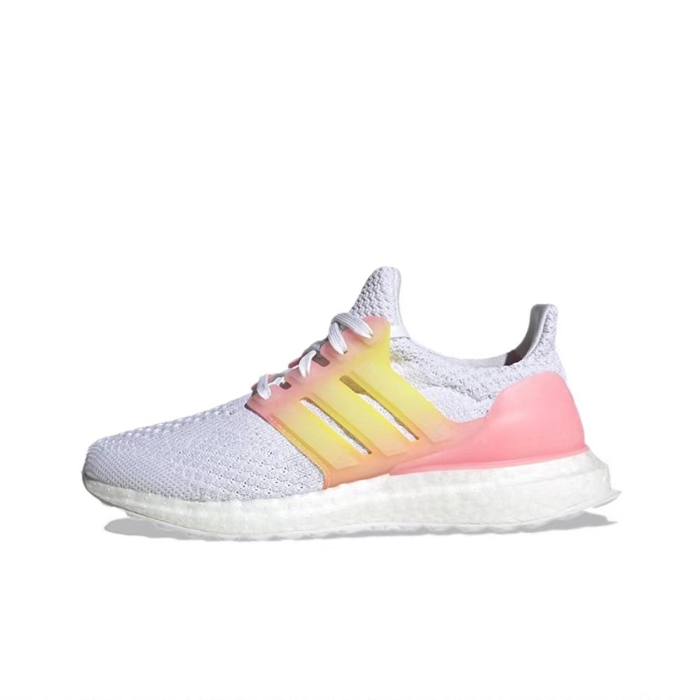 推荐商品：adidas Ultraboost 5.0 DNA 跑鞋 缓震织物防滑减震支撑抗扭转轻运动平跟 白色/粉色/黄色