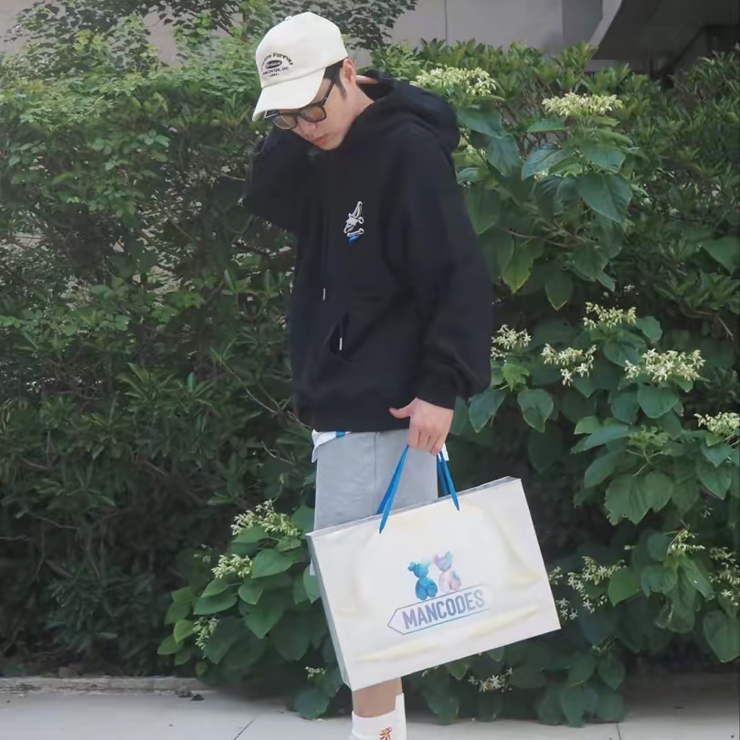 OOTD 显瘦的黑色卫衣
