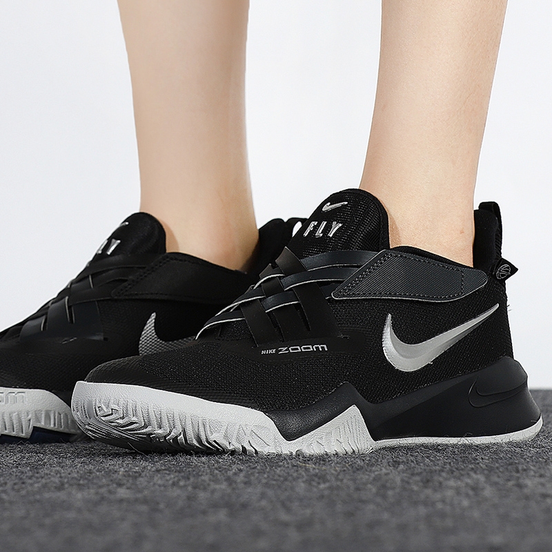 前掌zoom脚感稳固