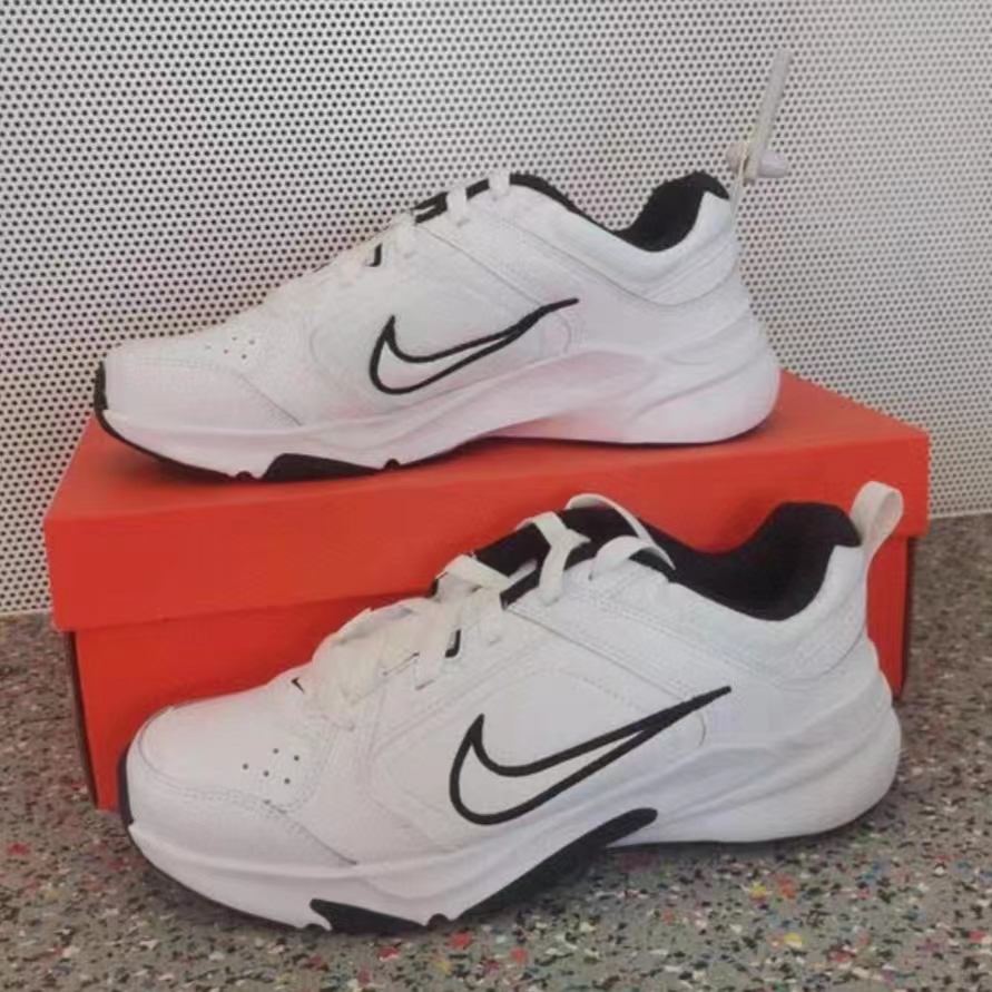 大方又便宜的Nike老爹鞋