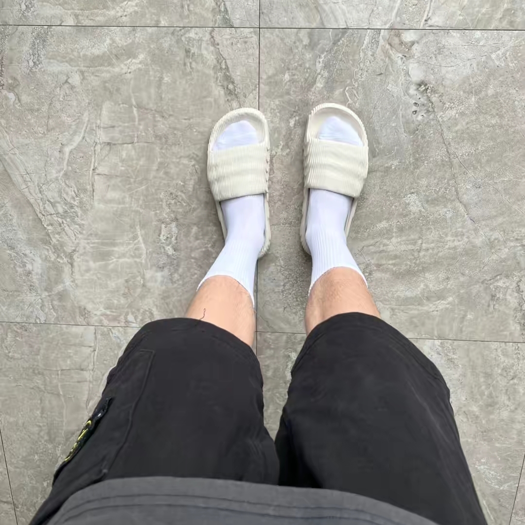 夏季拖鞋穿搭｜Adidas Adilette22拖鞋