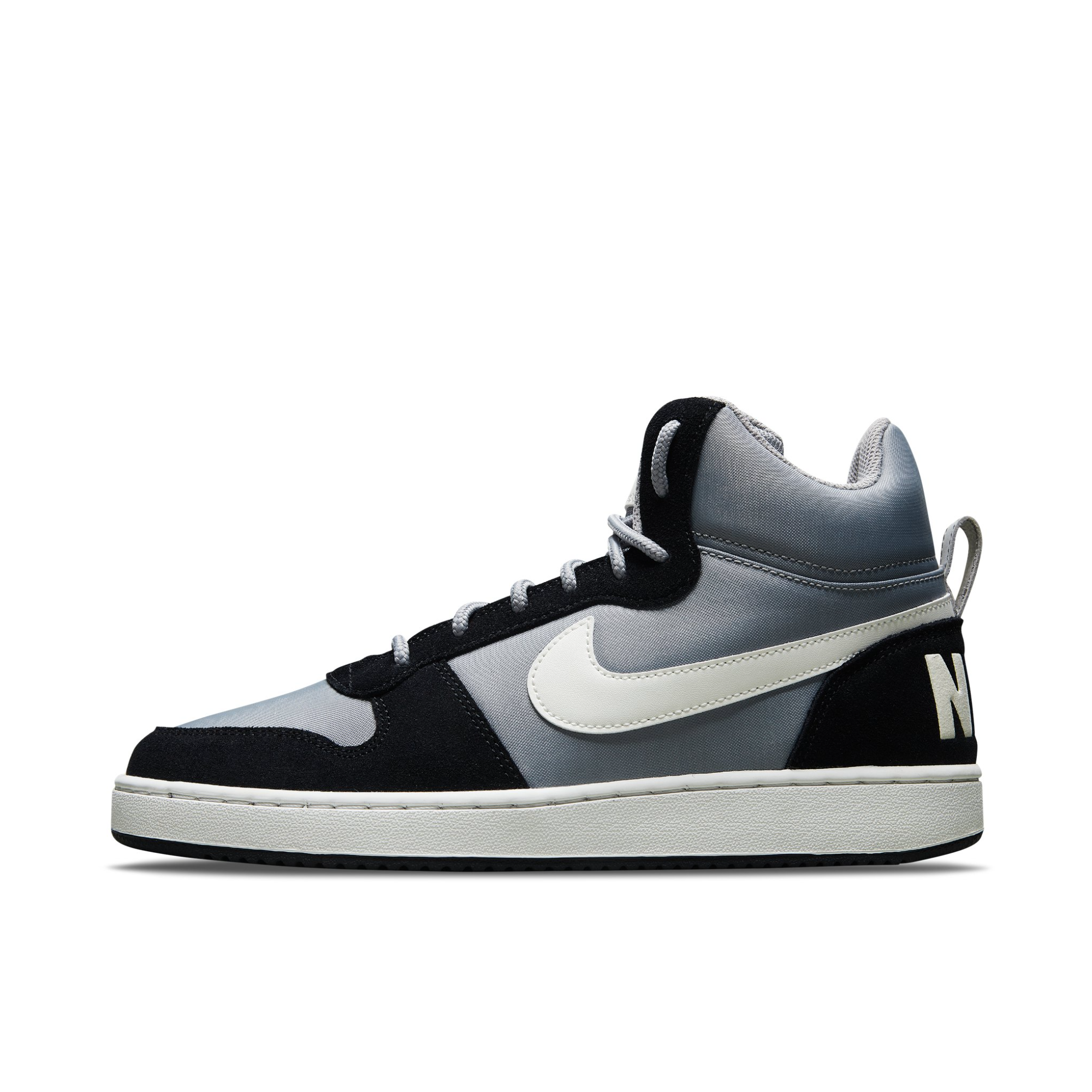 推荐商品：Nike Court Borough 板鞋 复古舒适透气防滑耐磨轻便防水耐穿 亚银/帆白/黑