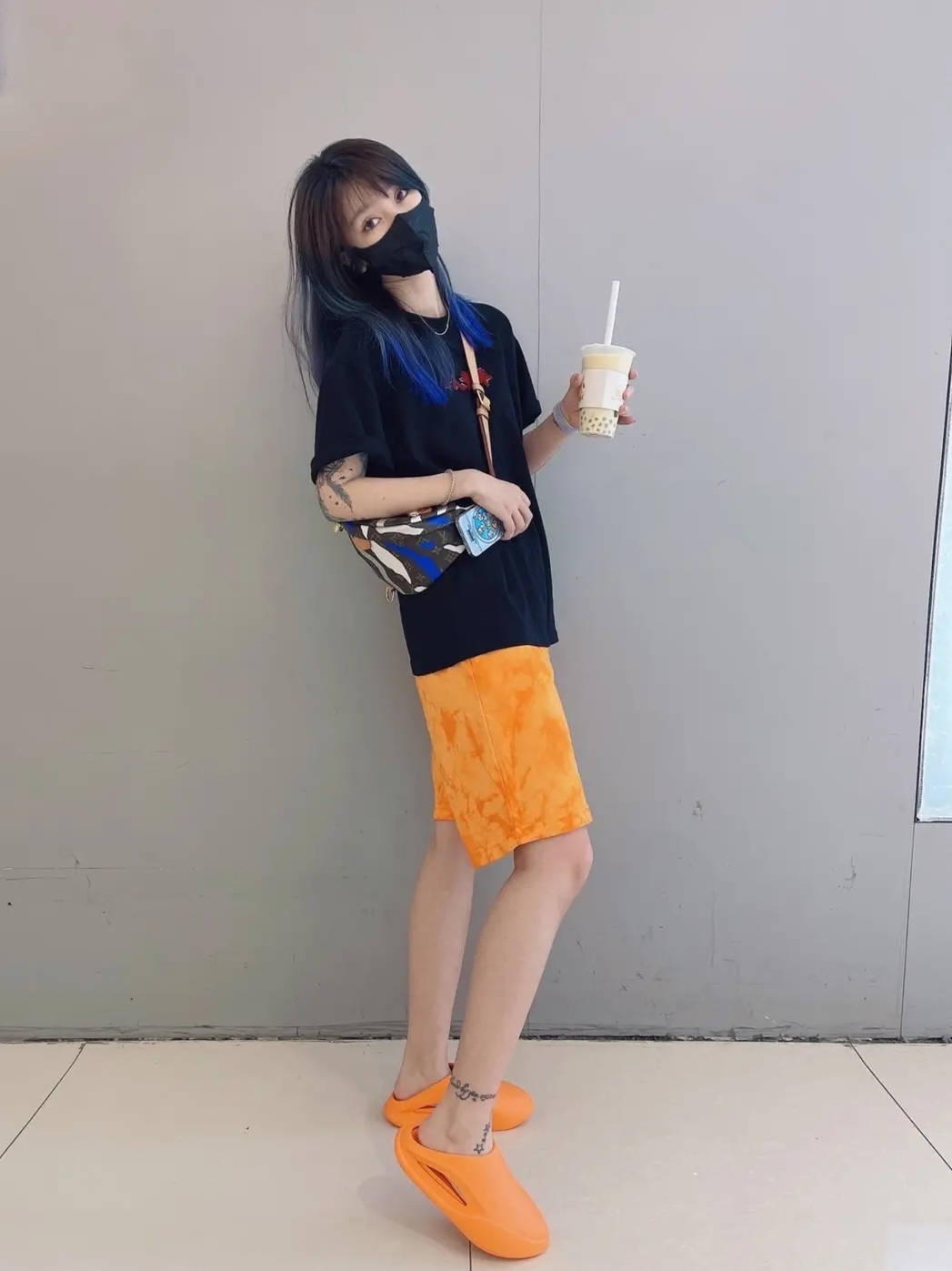 好鞋推荐丨秋天更需要亮色拖鞋