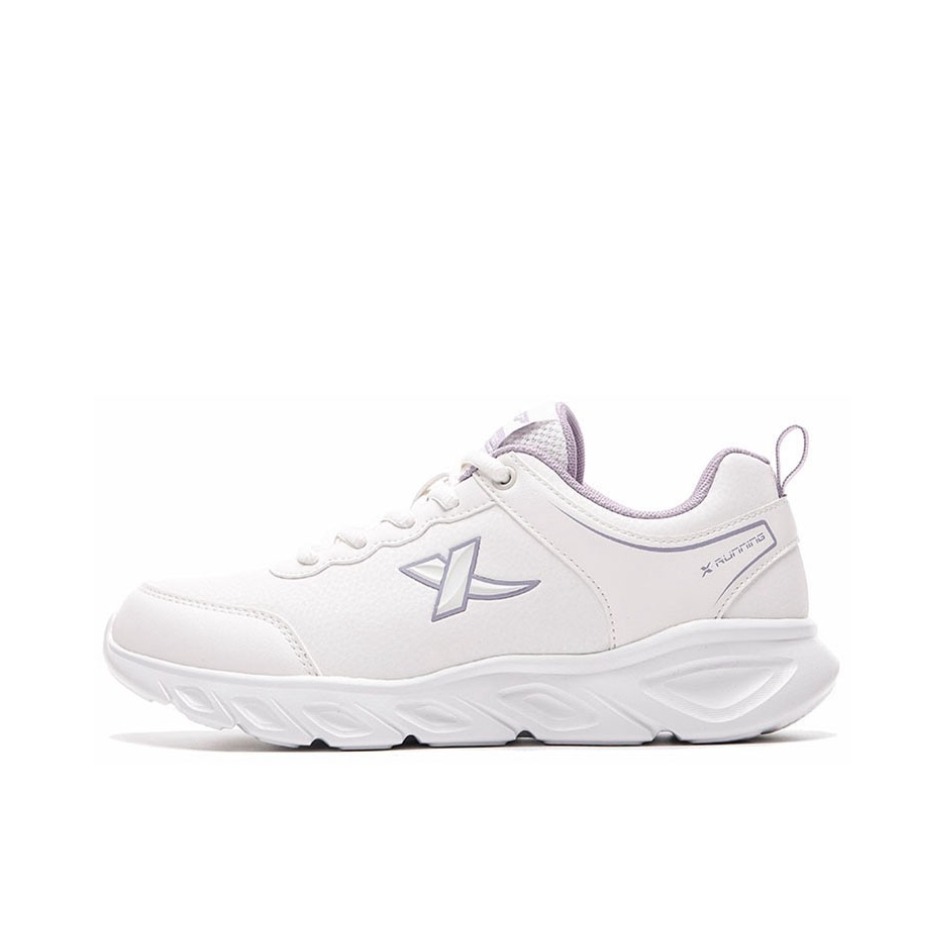 推荐商品：特步 跑步系列 软底轻便 舒适减震 防滑耐磨 百搭 防水 运动休闲 跑鞋 880418116667 女款/白色/紫色