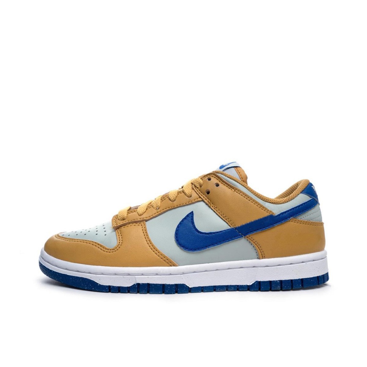推荐商品：Nike Dunk 板鞋 经典复古百搭 白色/浅黄/蓝色