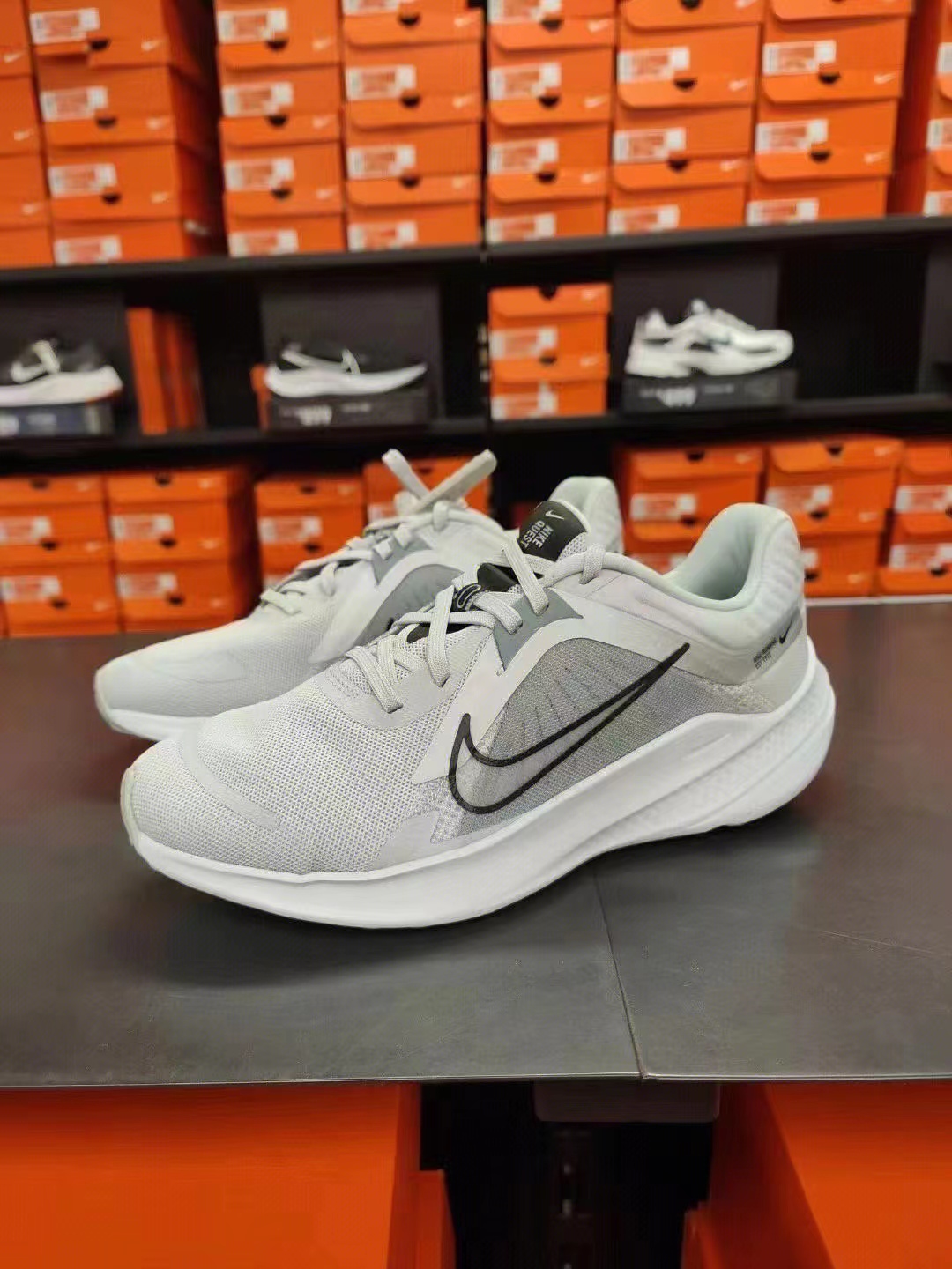 Nike Quest 5