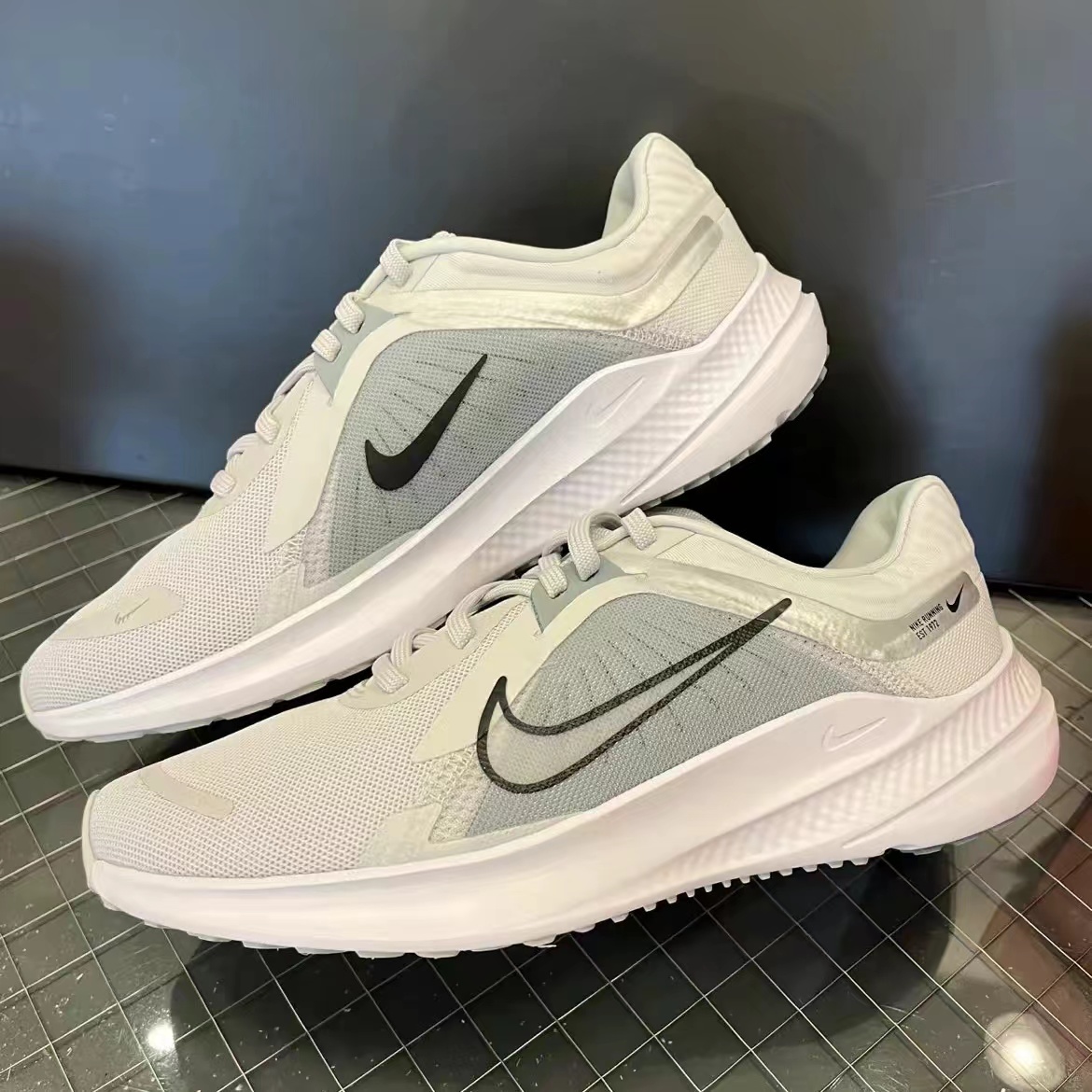 Nike Quest5入门级缓震跑
