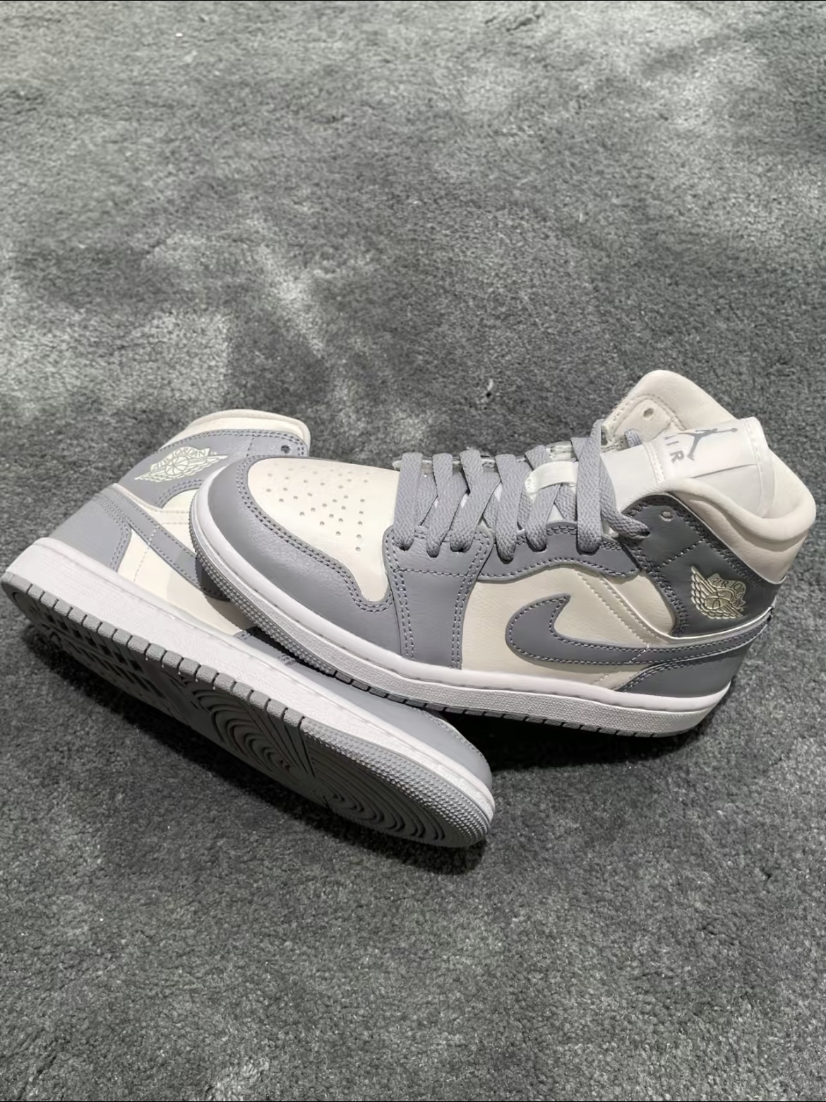 AJ1MID 烟灰 太好看辣
