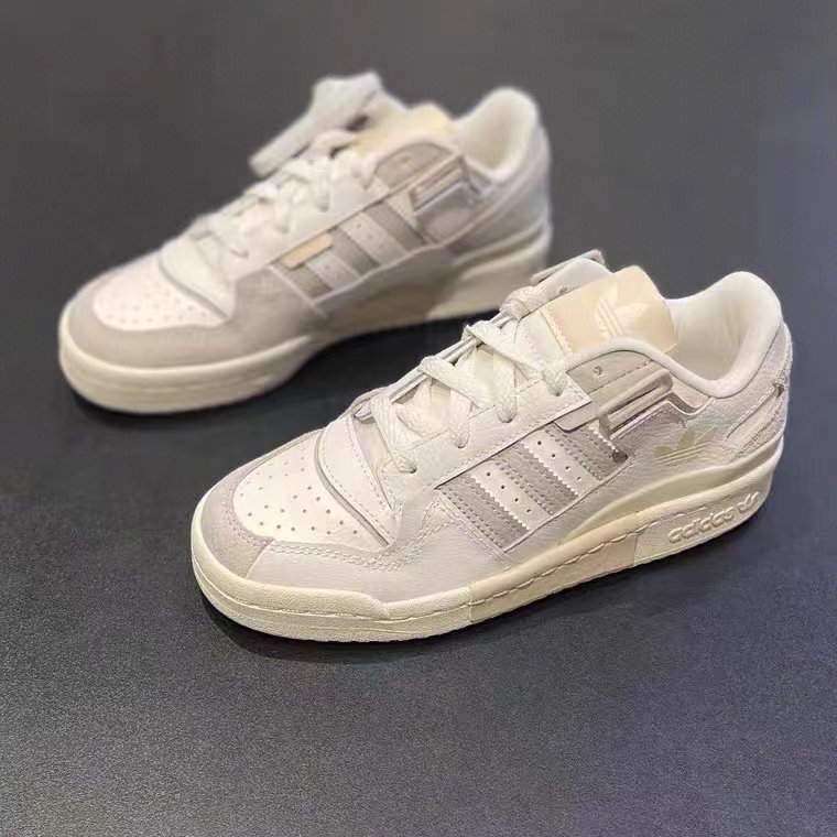 复古百搭小白鞋👟平价又好穿阿迪还不快冲❗️