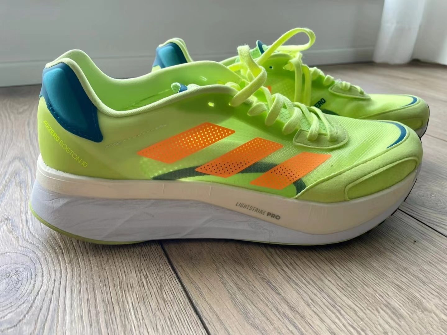 厚底的圣战Adidas adizero Boston 10