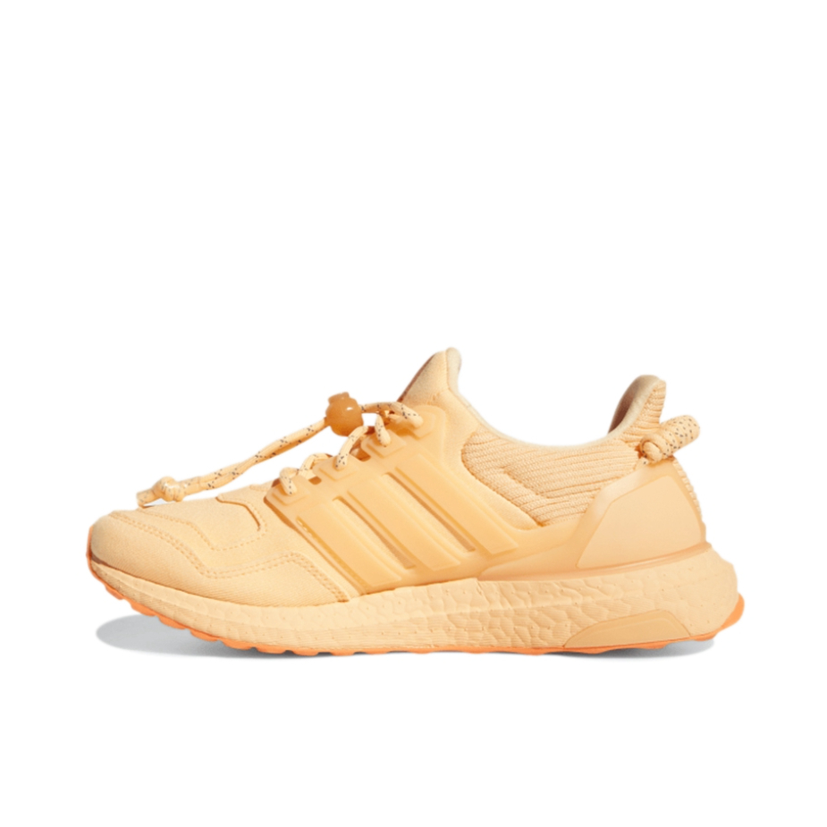 推荐商品：adidas Ultraboost 跑鞋 透气防滑耐磨缓震轻便休闲运动支撑织物减震防水抗扭转圆头 Ivy Park联名/浅黄