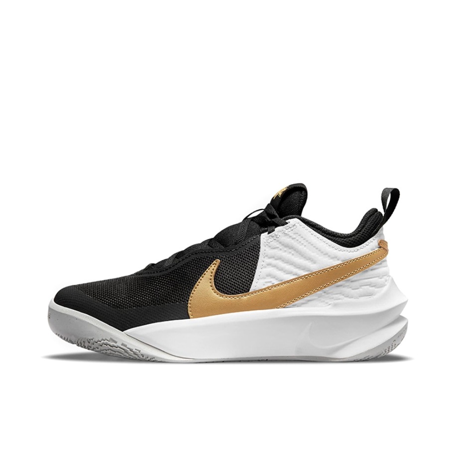 推荐商品：Nike Team Hustle D 10 复古百搭 舒适透气 减震 防滑耐磨 实战 篮球鞋 金属金/白色/黑色