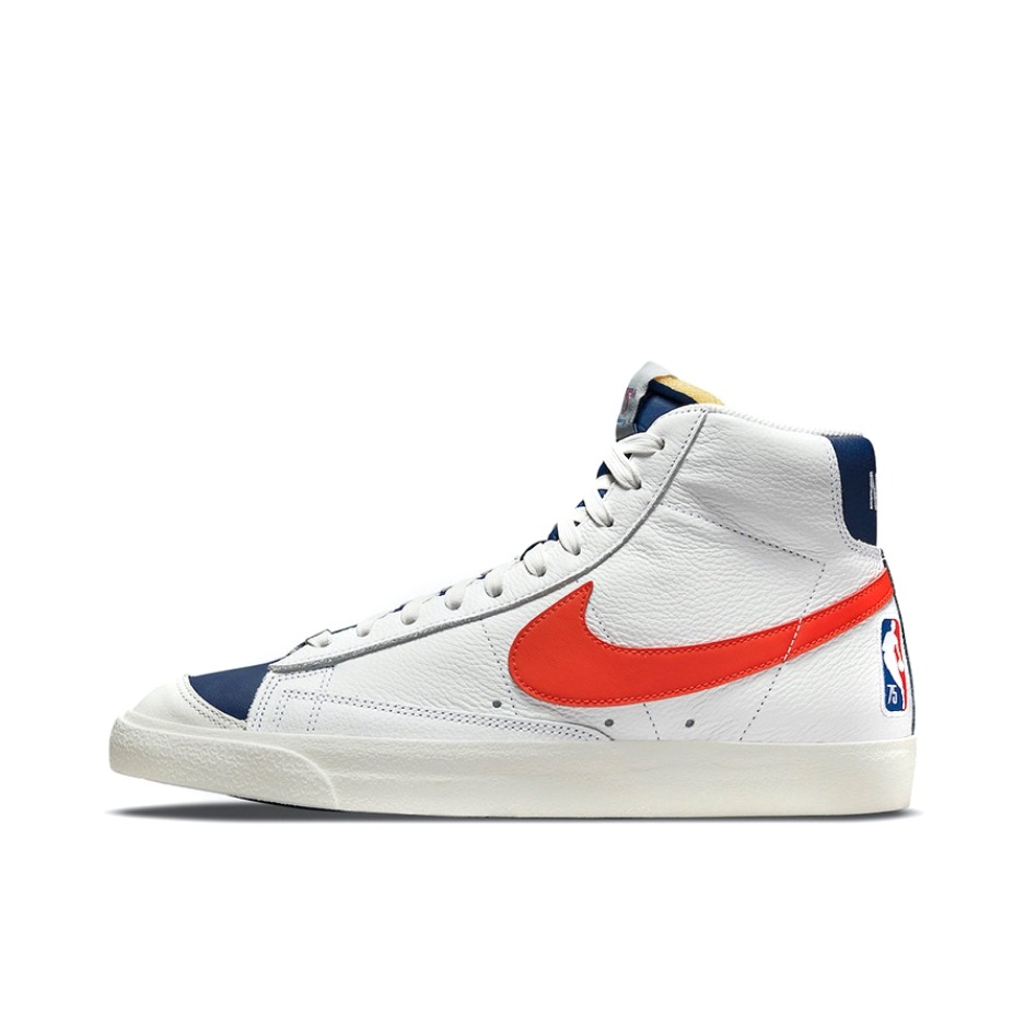 推荐商品：Nike Blazer 板鞋 经典复古防滑舒适百搭 白色/蓝色/橙色