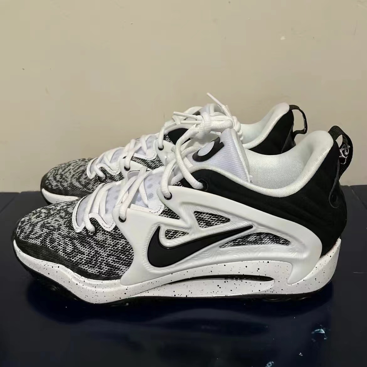 Nike KD 15白色/黑色