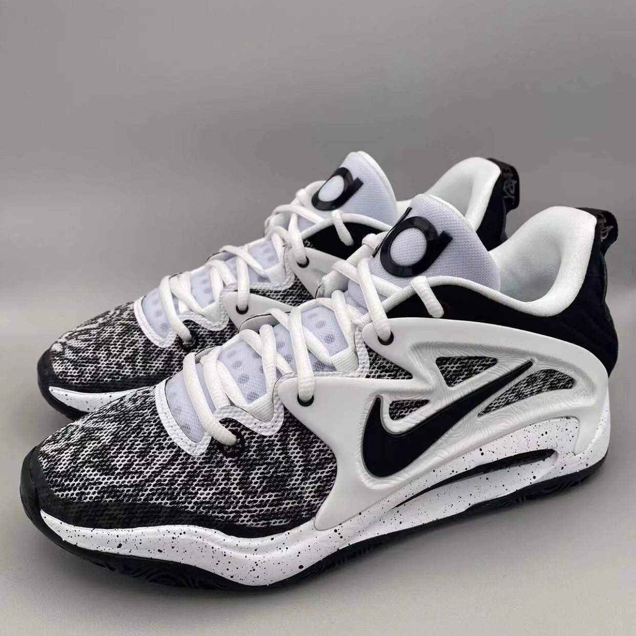 Nike KD 15白色/黑色