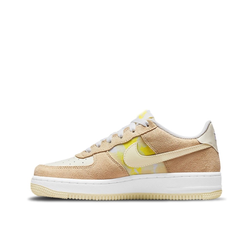 推荐商品：Nike Air Force 1 空军一号 板鞋 轻便舒适百搭耐磨防滑复古 棕褐色/浅黄