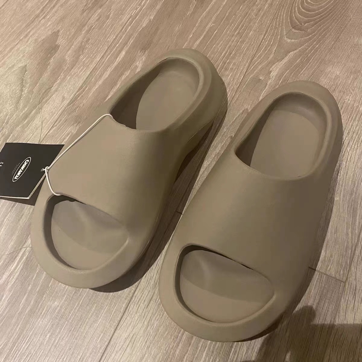 Chikoku 小溜背 拖鞋