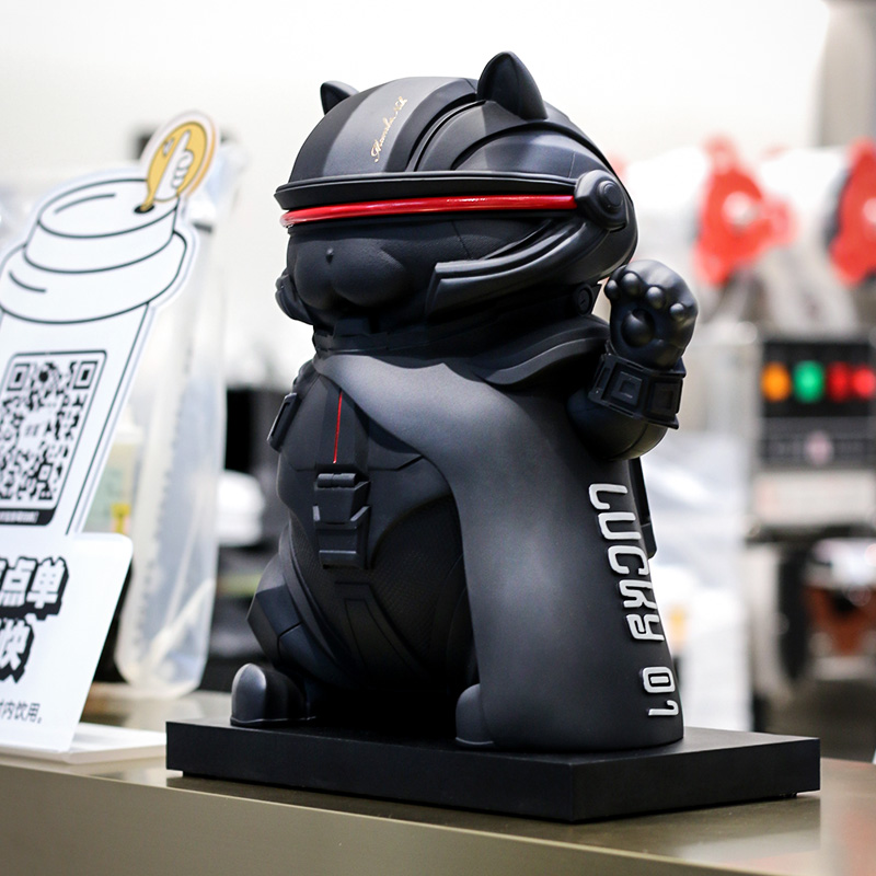 推荐商品：羽林造物 LUCKY系列赛博劫财猫 摆件 潮流公仔