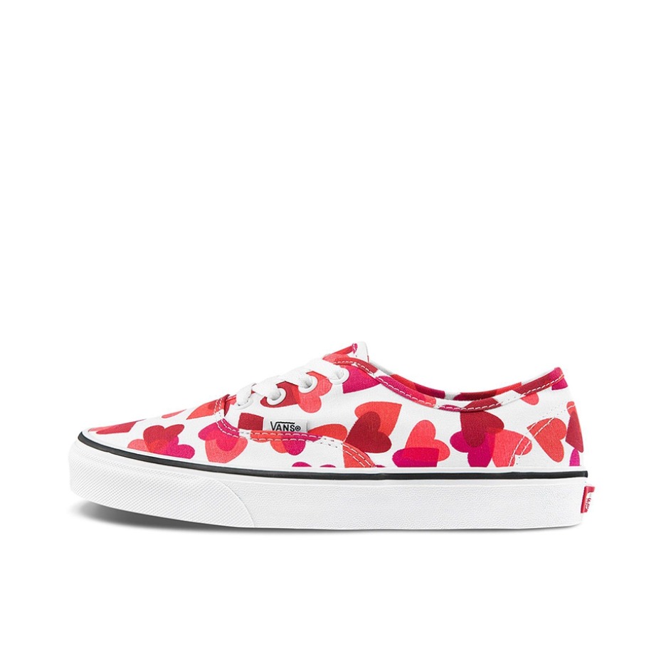 推荐商品：Vans/范斯 Authentic 潮流休闲 轻便舒适 防滑耐磨 百搭运动 复古 板鞋 情人节限定/爱心印花