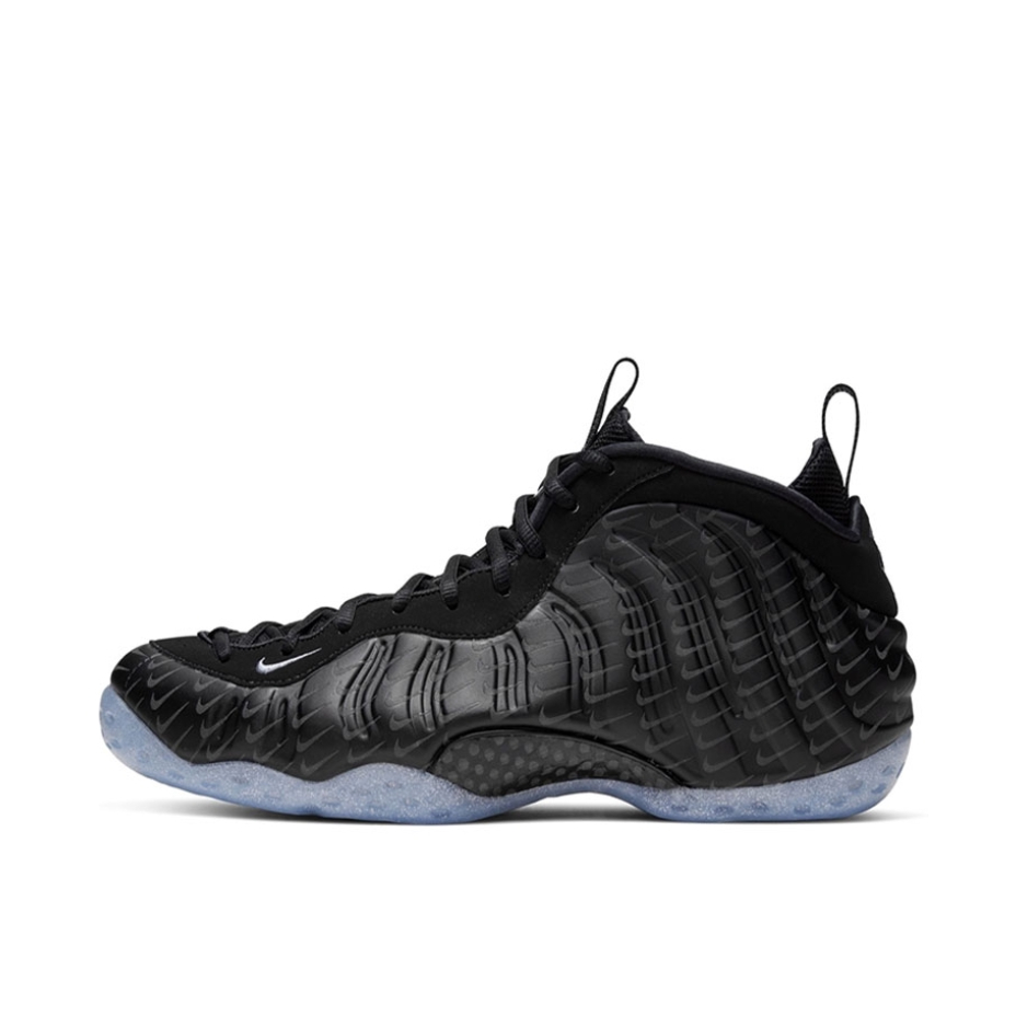 推荐商品：Nike Air Foamposite One 篮球鞋 喷泡经典复古百搭防滑耐磨舒适透气减震休闲中帮 Swoosh 满钩