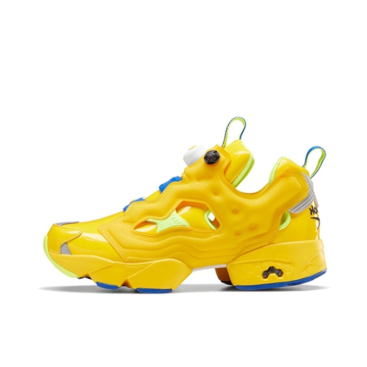 推荐商品：Reebok/锐步 Insta Pump Fury SMG 运动休闲鞋 舒适防滑耐磨减震回弹织物脚蹬合成革网布拼接圆头复古 Minions联名/黄色/蓝色