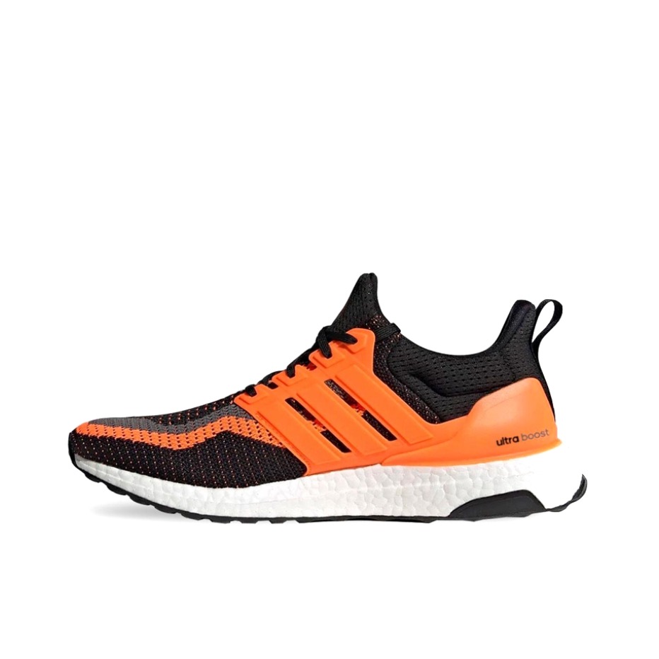 推荐商品：adidas UltraBoost DNA 跑鞋 防滑耐磨轻便透气织物网面缓震合成革支撑抗扭转轻运动回弹 尤文图斯限定/黑橙