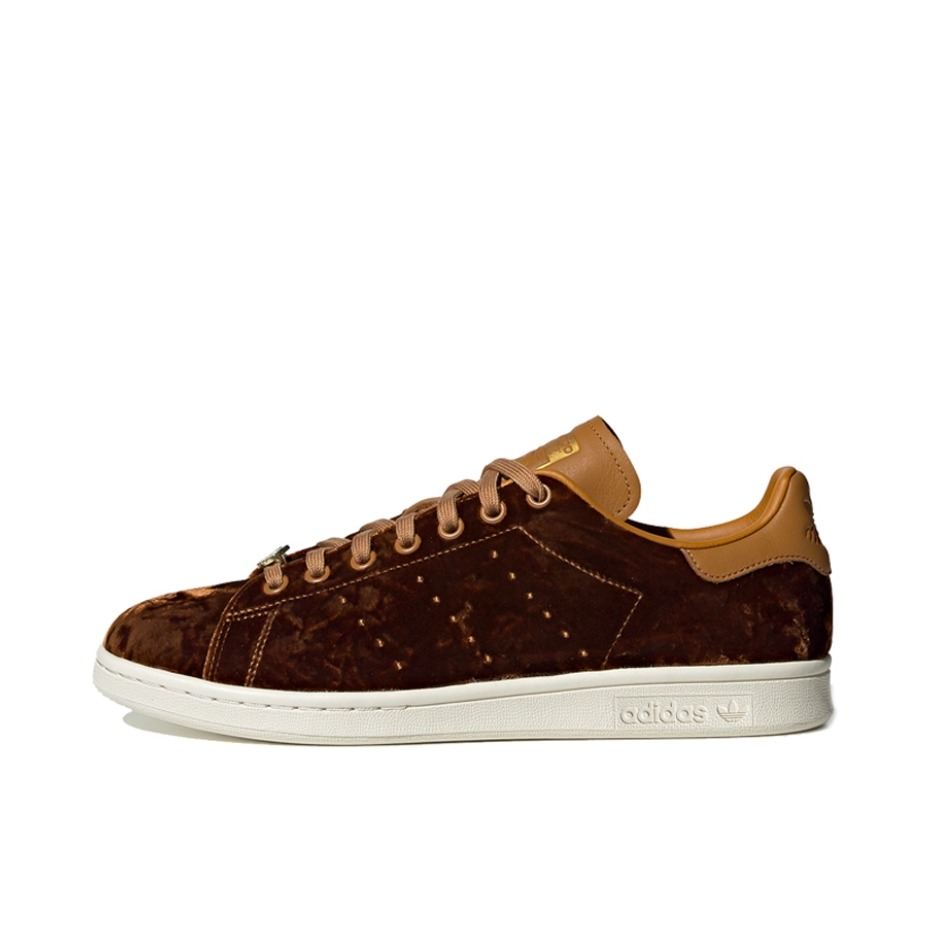 推荐商品：adidas Originals Stan Smith 板鞋 减震透气轻便低帮包裹性 Velvet Pack/Mesa 麦棕色