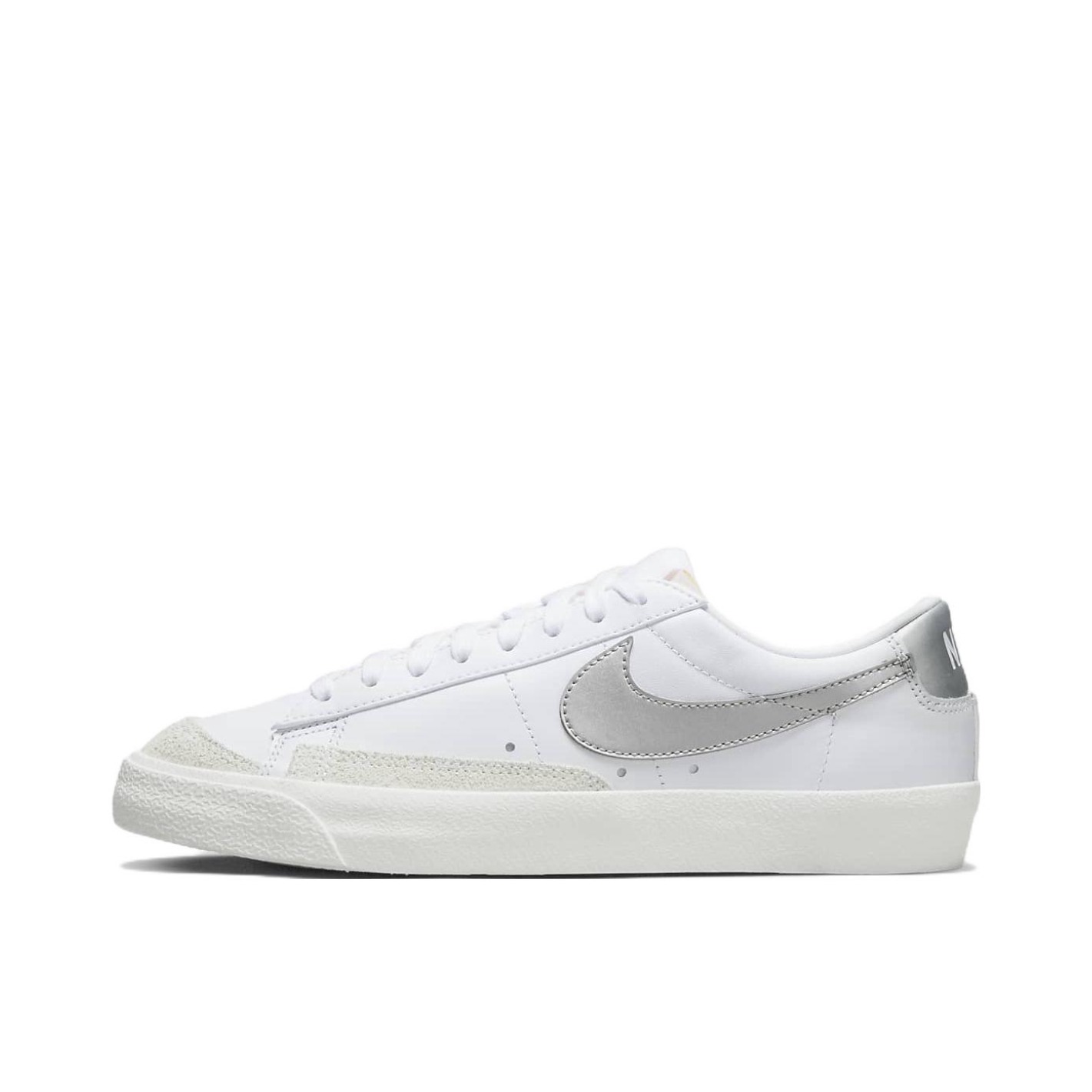推荐商品：Nike Blazer 板鞋 经典复古防滑舒适百搭 低帮/山峰白/金属银