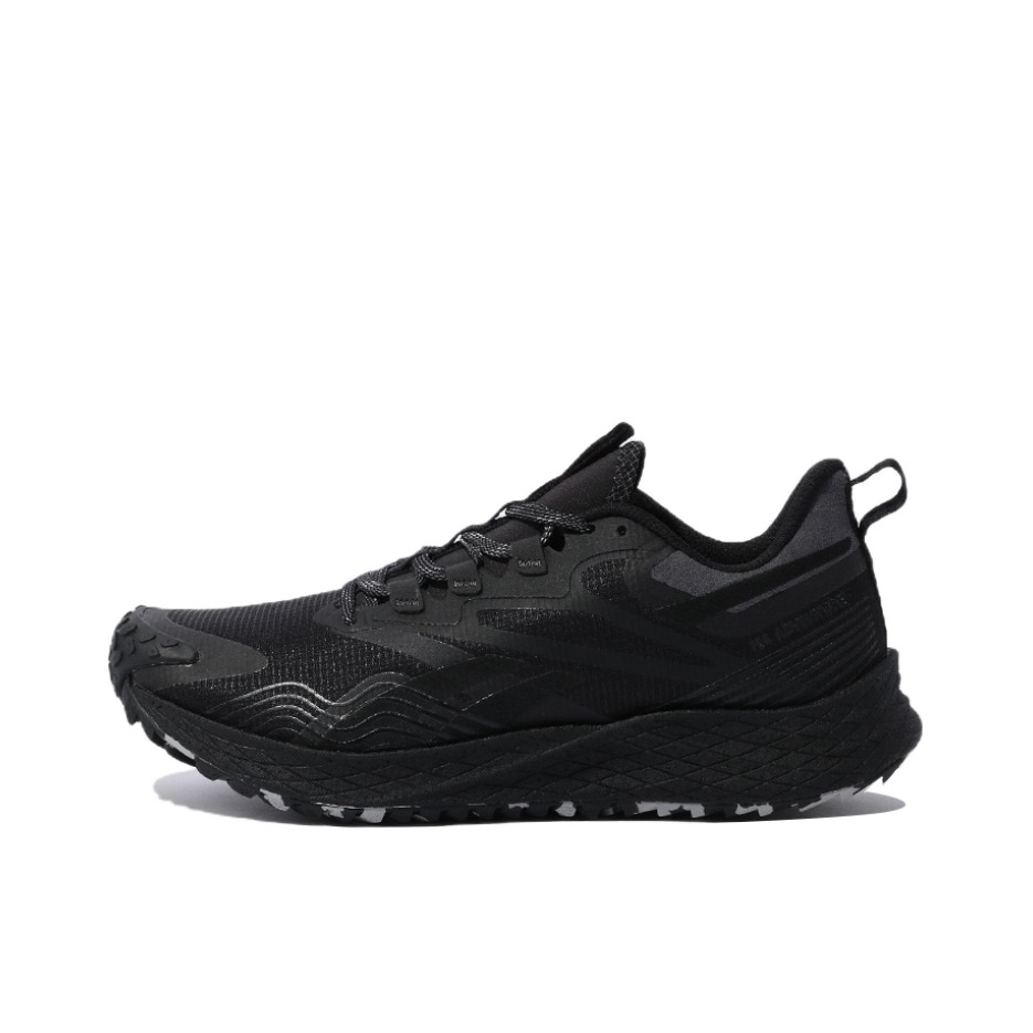 推荐商品：Reebok/锐步 Floatride Energy 4 跑鞋 缓震回弹防滑耐磨舒适透气轻便休闲防水 纯黑