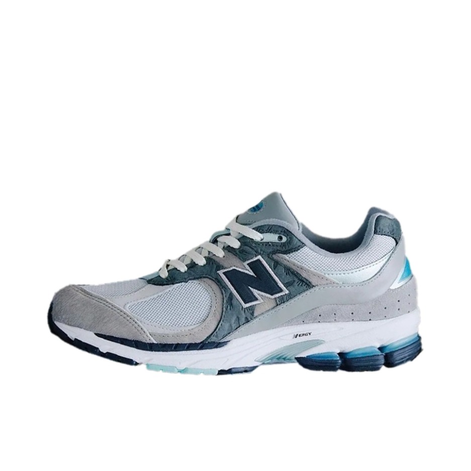 推荐商品：New Balance 2002R 跑鞋 缓震防滑耐磨透气复古拼接防水气垫慢跑支撑 atmos联名/灰色/蓝色