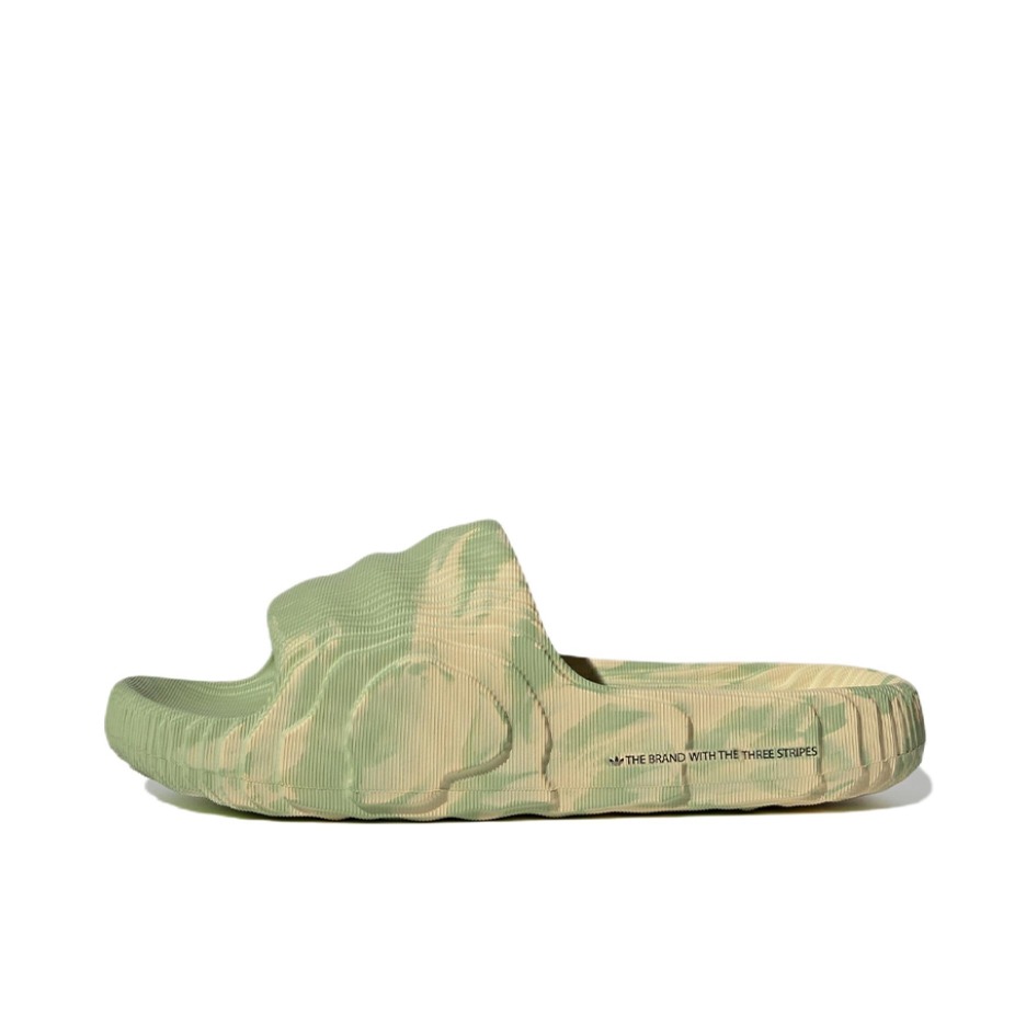 推荐商品：adidas Original Adilette 22 防滑耐磨 舒适轻便 百搭 一字 外穿 拖鞋 绿色/卡其色
