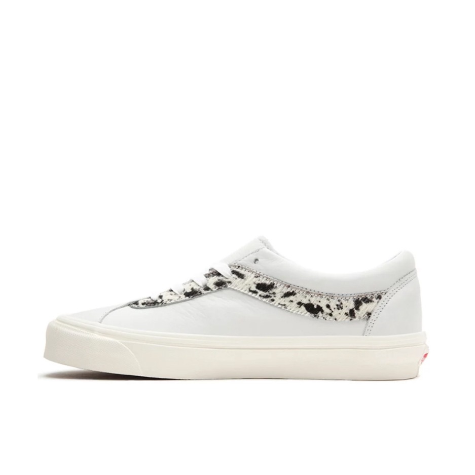 推荐商品：Vans/范斯 Bold Ni 板鞋 复古拼接经典舒适休闲防滑耐磨 浅灰色/豹纹