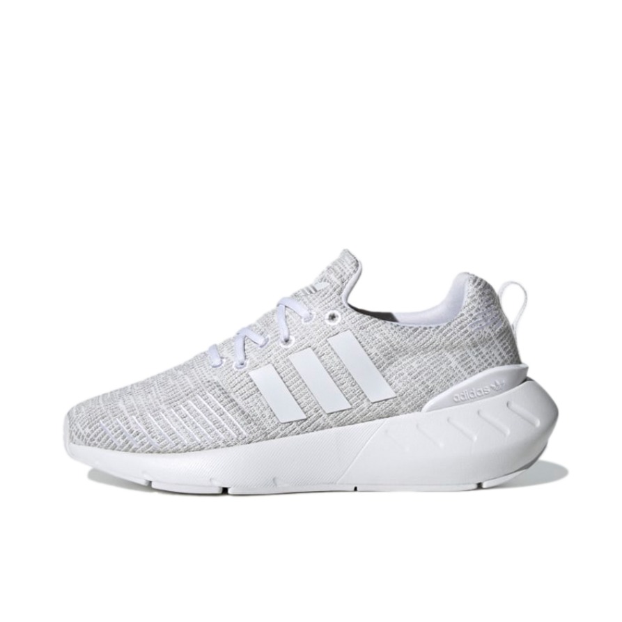 推荐商品：adidas Originals Swift Run 22 时尚经典 防滑耐磨 运动舒适 网面透气 跑鞋 白色/灰色
