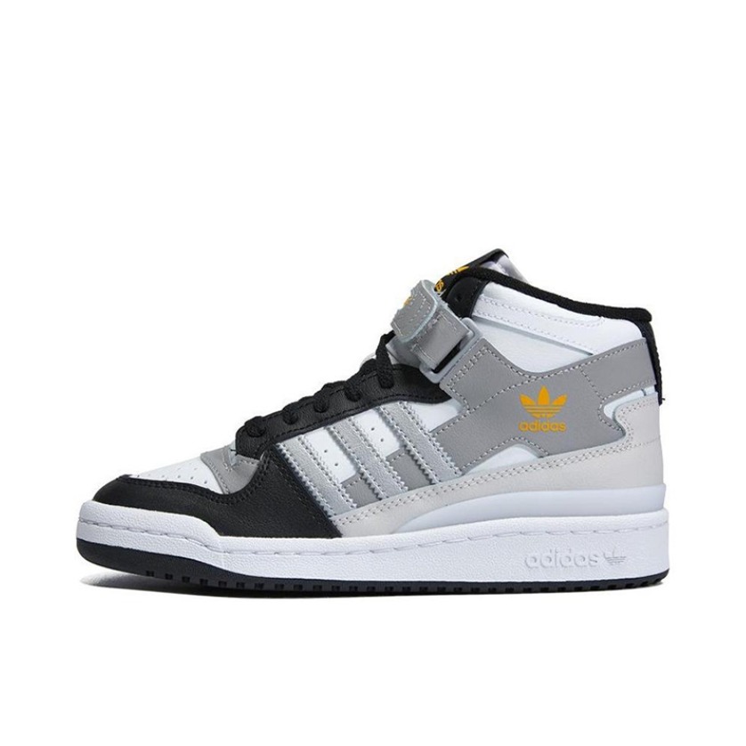 推荐商品：adidas Originals Forum 板鞋 轻便复古防滑时尚魔术贴篮球风薄底包裹性 白色/灰色/黑色
