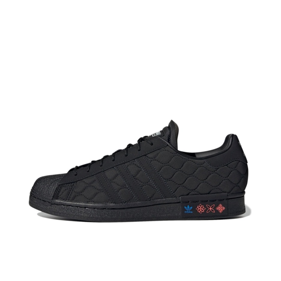 推荐商品：【宋雨琦同款】 adidas Originals Superstar 板鞋 轻便贝壳头薄底舒适百搭耐磨复古 黑色/中国年
