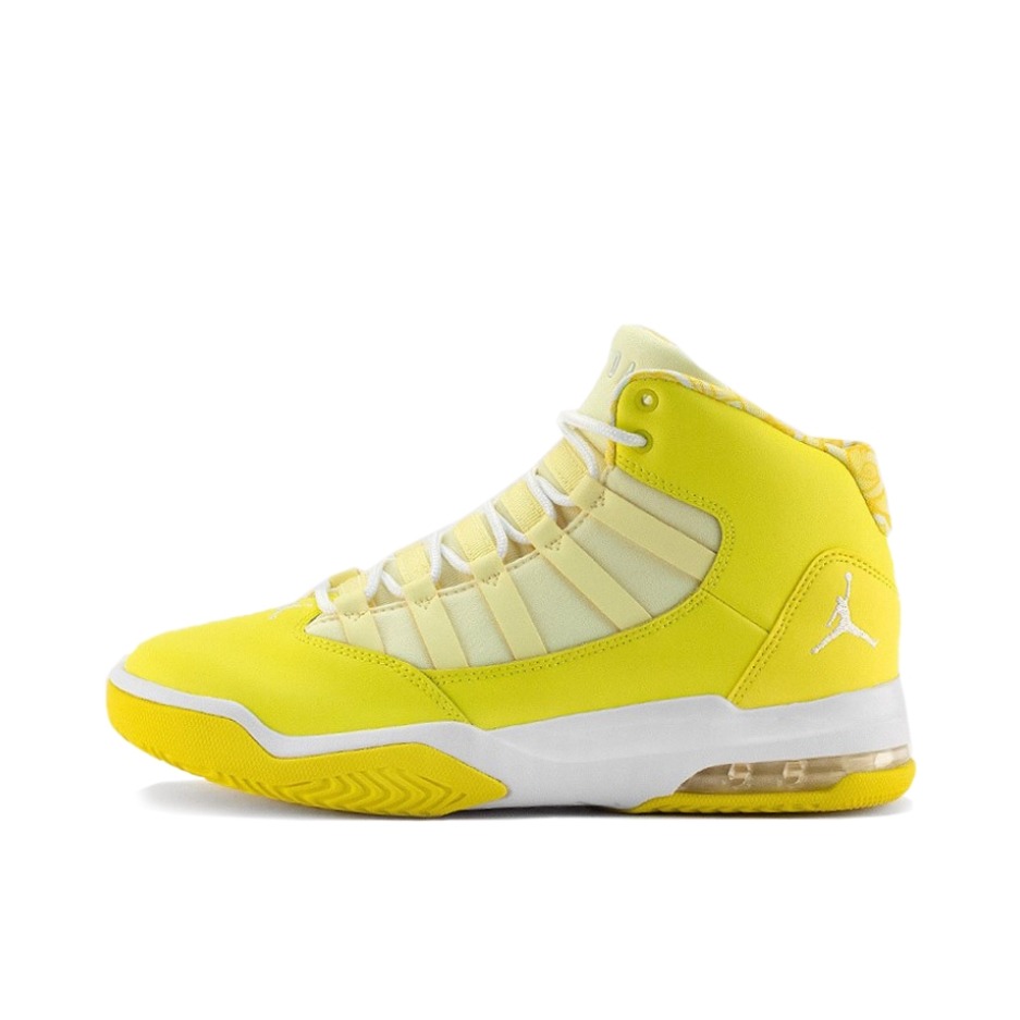 推荐商品：Jordan Max Aura 篮球鞋 复古百搭舒适缓震防滑耐磨合成革 Yellow GS/黄白
