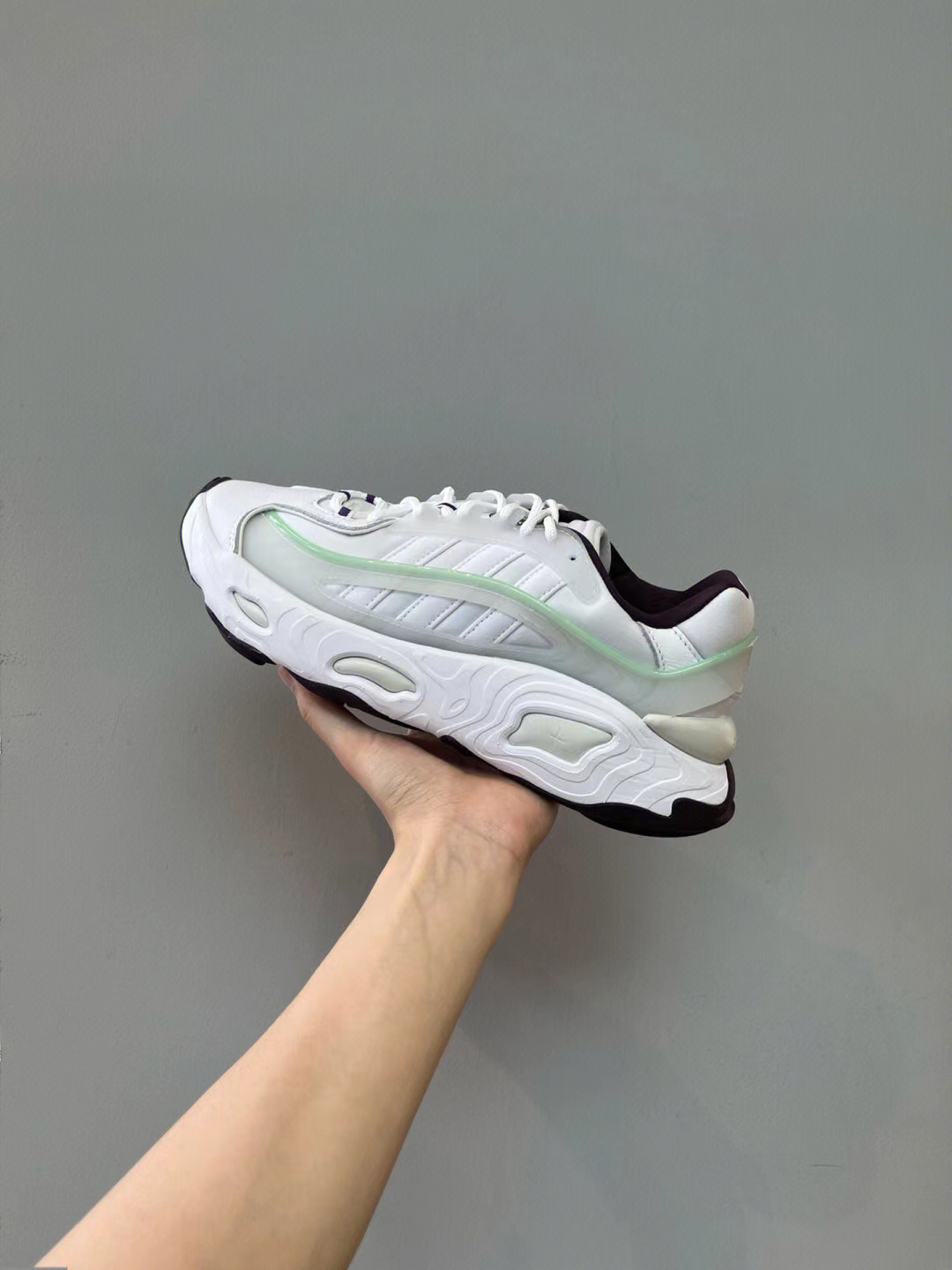 adidas Originals Oznova白色/绿色