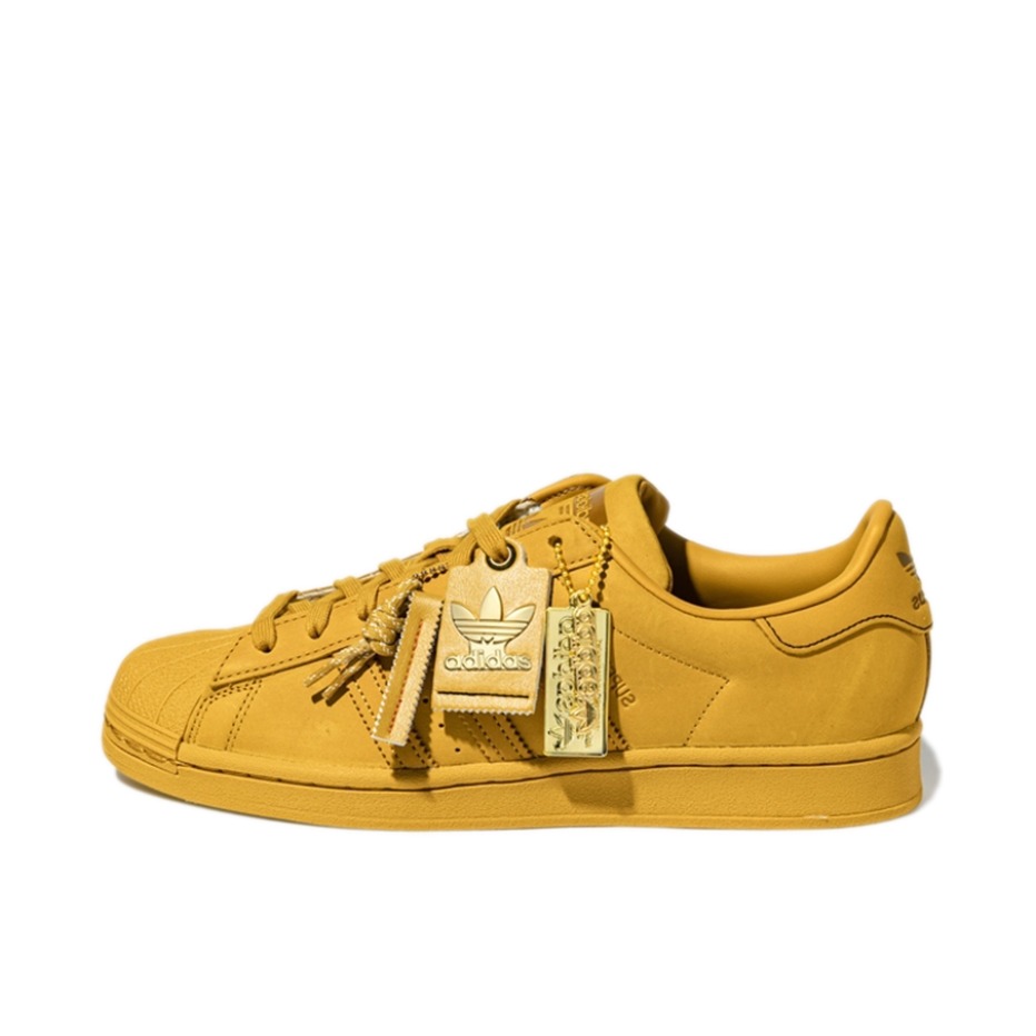 推荐商品：【宋雨琦同款】 adidas Originals Superstar 板鞋 轻便贝壳头薄底舒适百搭耐磨复古 黄