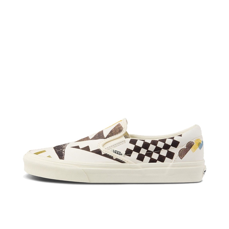 推荐商品：Vans/范斯 Classic Slip-on 防滑 简约 棋盘格 一脚蹬 百搭 休闲 帆布鞋 MoMA联名/棋盘格/米色/黑色