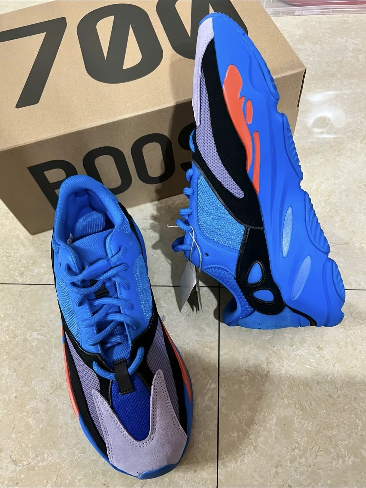 打工人穿着YEEZY魂
