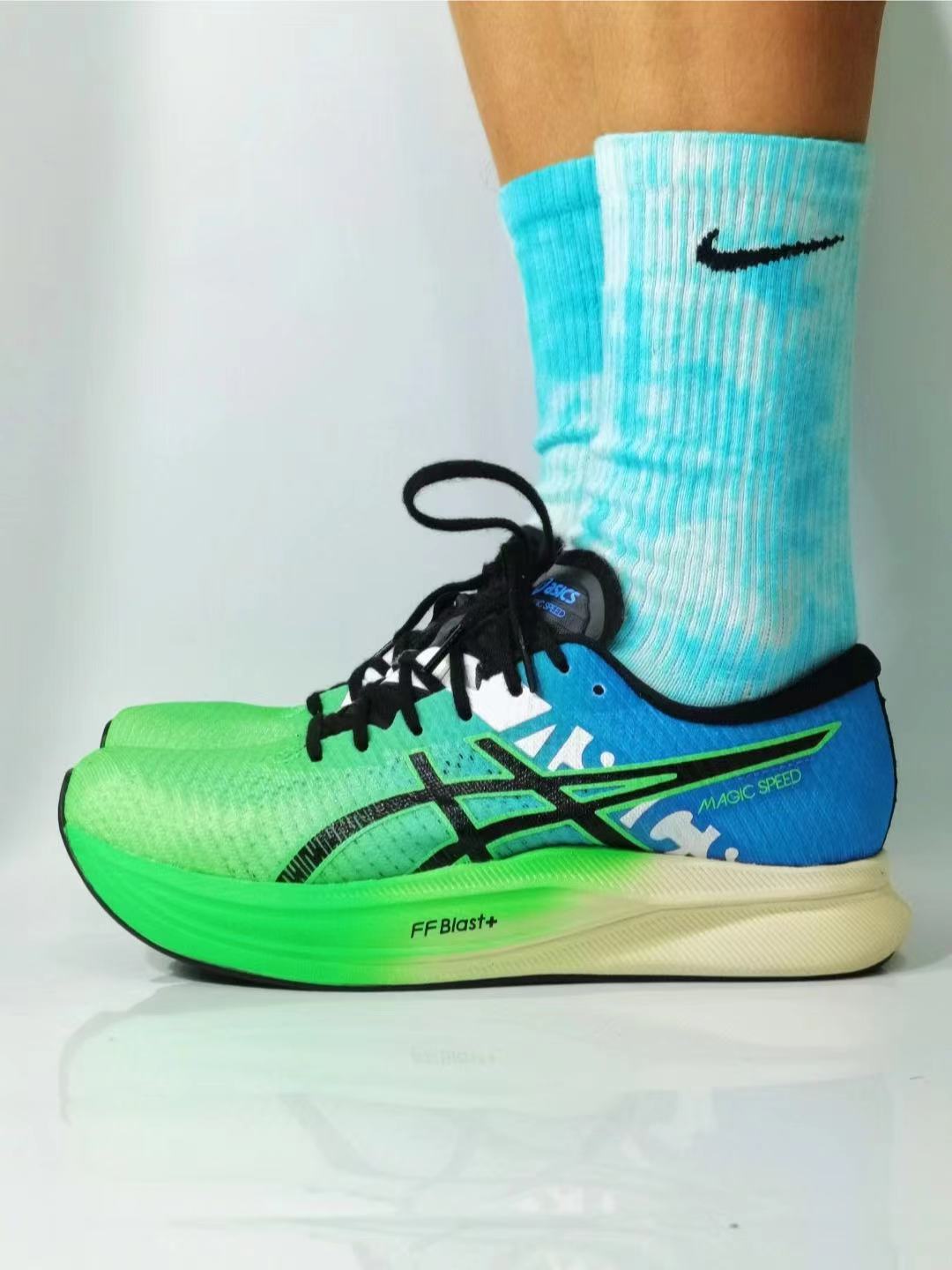 Asics Magic Speed 2