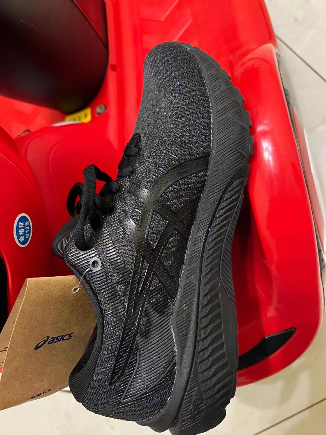 黑色ASICS GT-2000 10