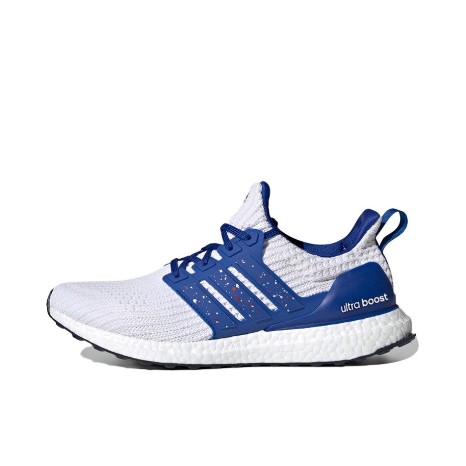 推荐商品：adidas UltraBoost DNA 跑鞋 防滑耐磨轻便透气织物网面缓震合成革支撑抗扭转轻运动回弹 蓝色/白色