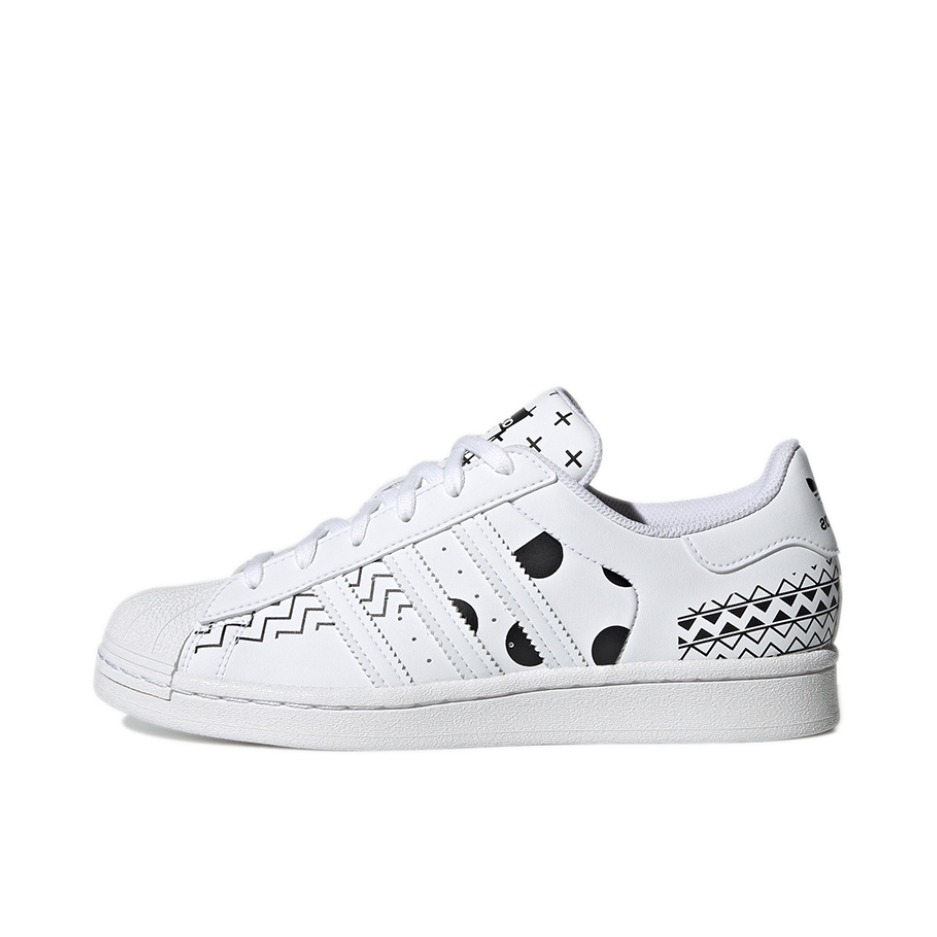 推荐商品：【宋雨琦同款】 adidas Originals Superstar 板鞋 轻便贝壳头薄底舒适百搭耐磨复古 白色/黑色/线条