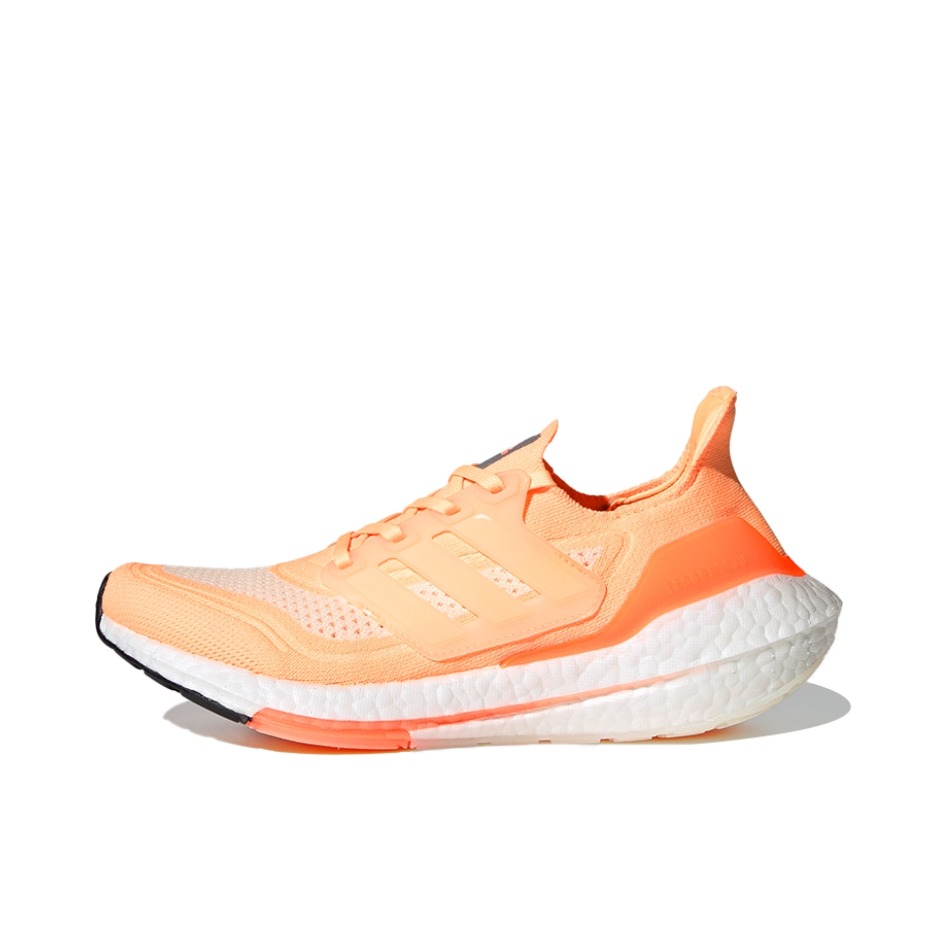 推荐商品：adidas UltraBoost 21 跑鞋 经典透气缓震织物防滑支撑防水马拉松抗扭转回弹圆头 黄色/白色