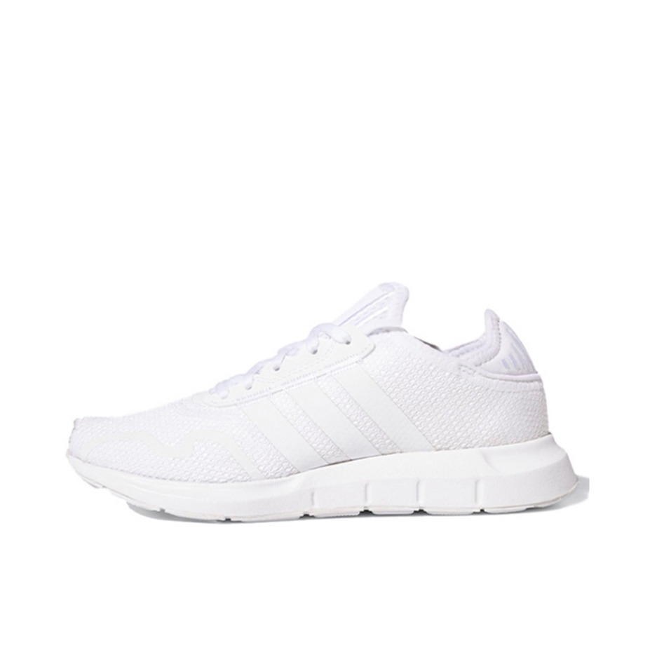 推荐商品：adidas Swift Run 跑鞋 防滑耐磨轻便透气缓震回弹网面织物轻运动 纯白