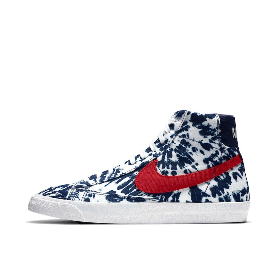 推荐商品：Nike Blazer 板鞋 经典复古防滑舒适百搭 Tie-Dye 蓝白印花