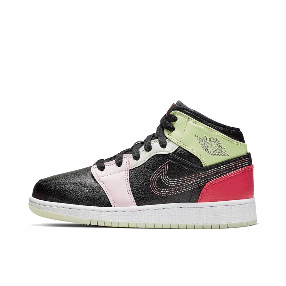 推荐商品：Air Jordan 1 板鞋 运动休闲鞋 复古潮流支撑合成革 Black/PaleGreen/DeepPink GS/中帮/黑/粉/红